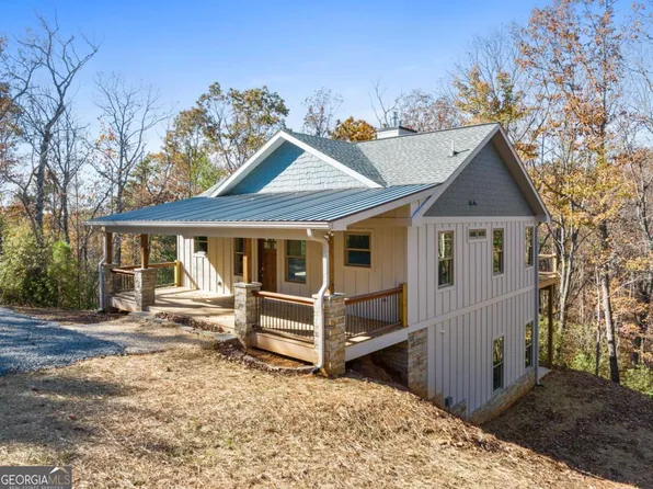 1054 Lakeland Dr, Ellijay, GA 30540