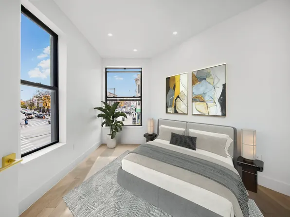 463 Bergen Street image 7 of 10