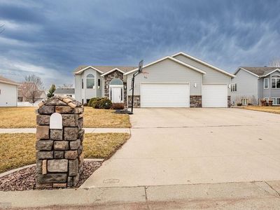 1106 44th Ave N, Fargo, ND, 58102