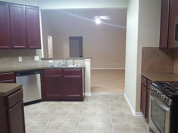 5th image of 19239 Carriage Vale Ln