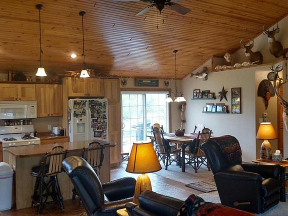 4th image of 3059 Pine Dr
