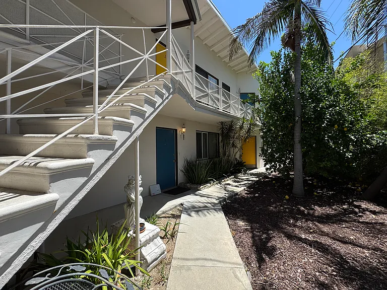 4418 Vantage Ave #3 — Photo 34