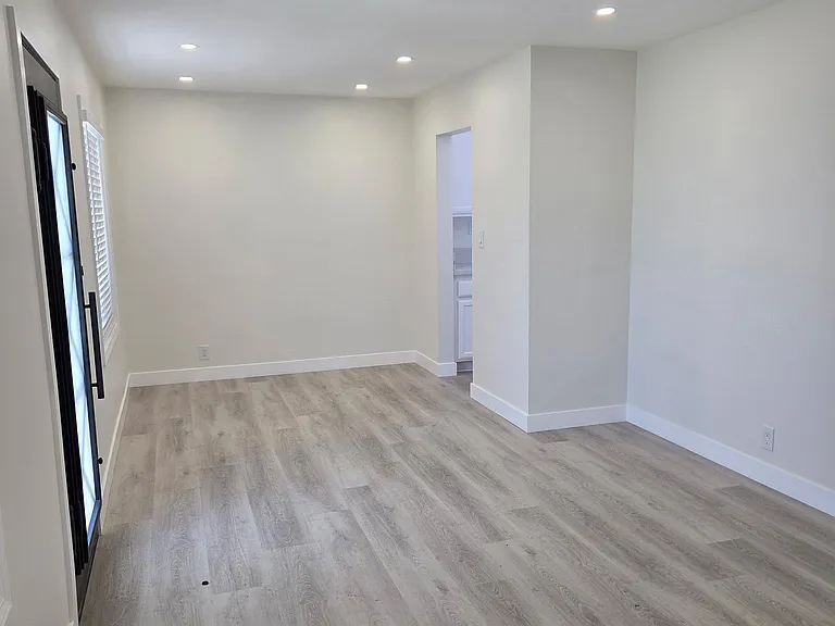 15437 Sandstone St — Photo 8