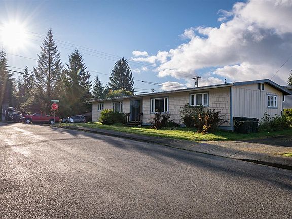 3rd image of 3405-3407 Hawkins Avenue