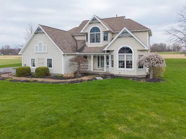 32 Summers St, Livonia, NY 14487