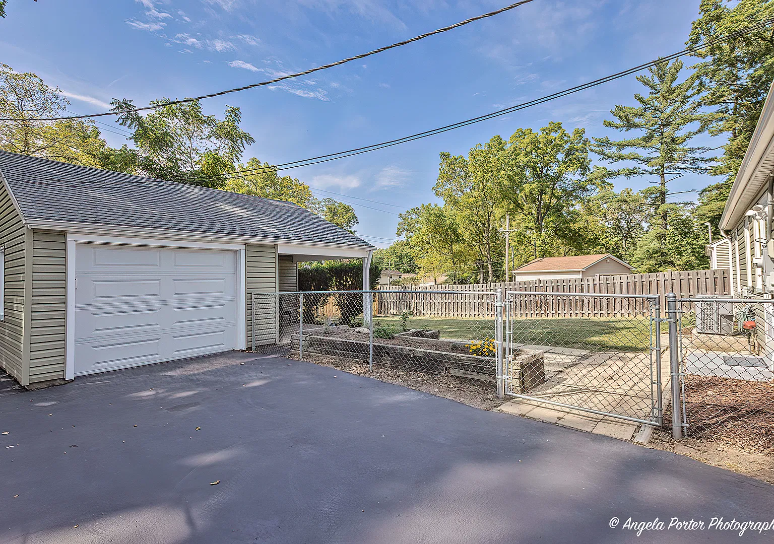 2 bed, 910 sqft, $2,350 — Photo 3