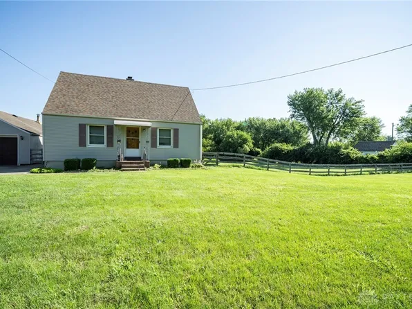 718 Hook Rd, Xenia, OH 45385