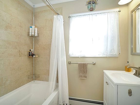 5th image of 23 Shelbourne Ln