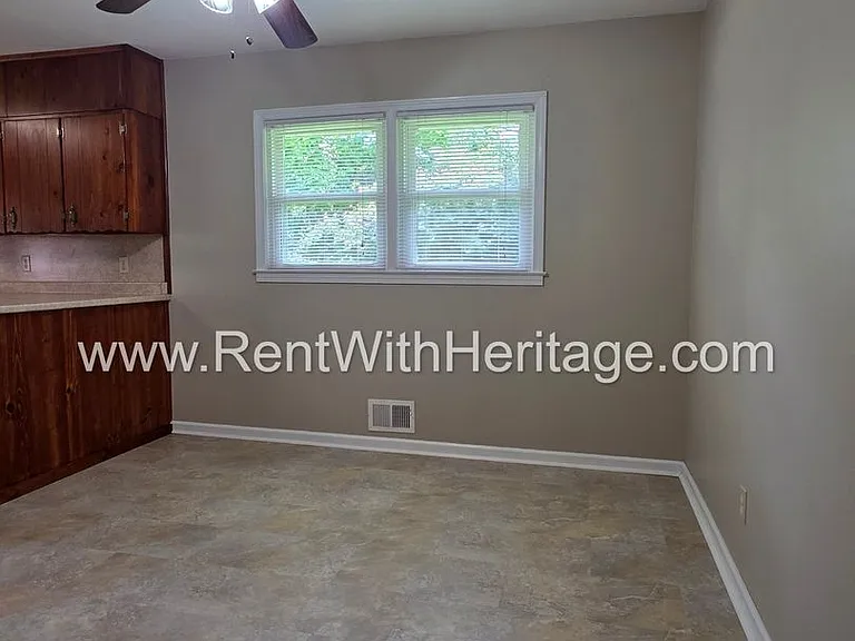 6266 Melrose St — Photo 16