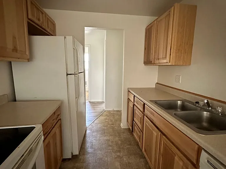 632 Van Ness Ave — Photo 6