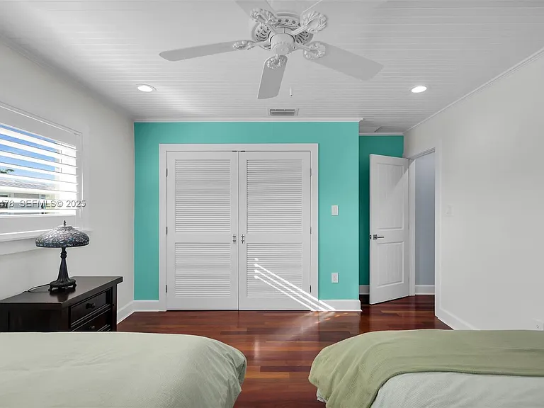 232 W Seaview Dr — Photo 45