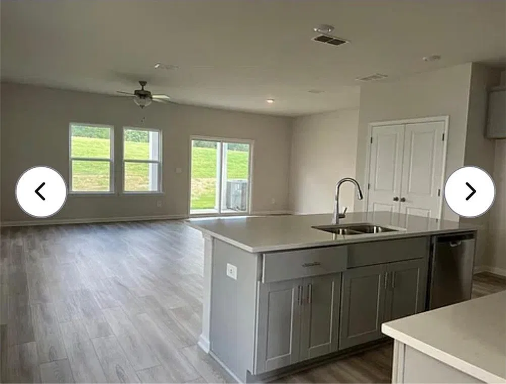3 bed, 2.5 bath, 2288 sqft, $2,450 — Photo 3
