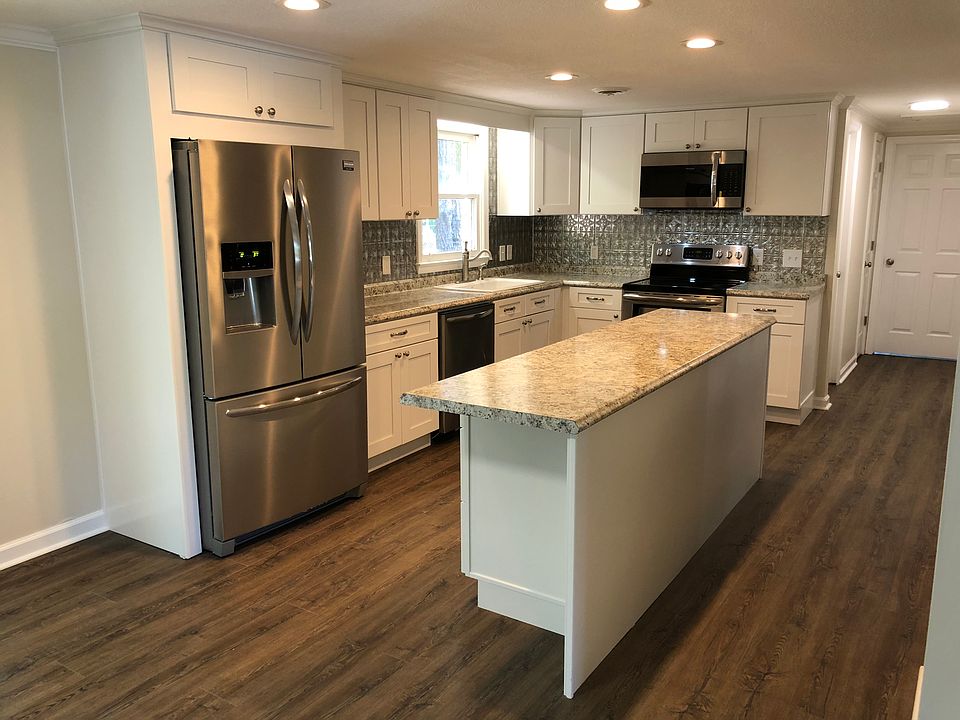 Beautiful NEW Kitchen