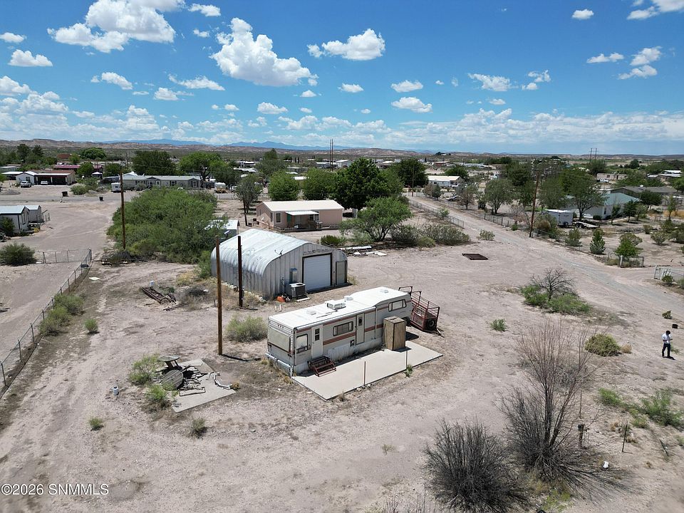 1st image of 318 Hall Rd