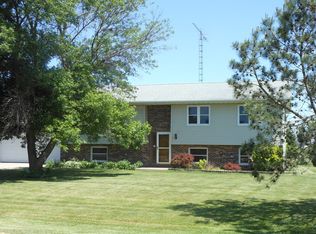 5133 S Brookstone Dr, Rochelle, IL 61068