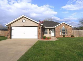 420 Walker St, Centerton, AR 72719
