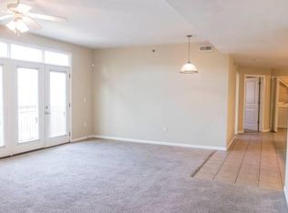 1411 SW Lane St #G-301, Topeka, KS 66604