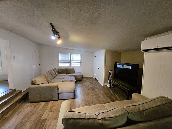3rd image of 18 Clare Dr