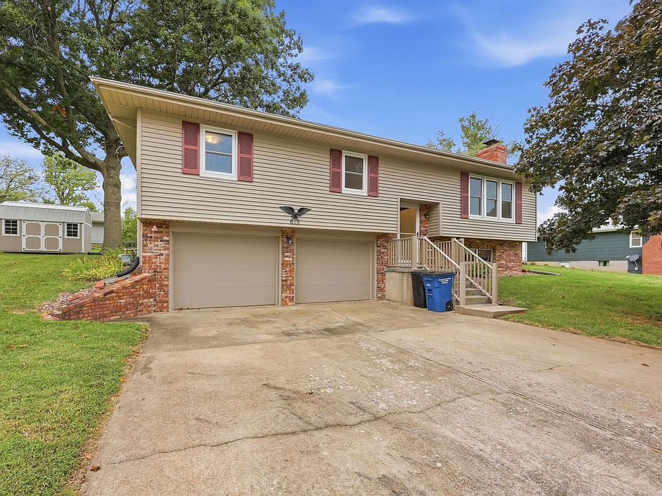 1st image of 615 Sunset Ln