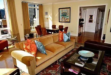 Rented by Beekman Regent Leasing 