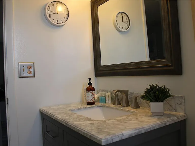 4240 Ironwood Cir #404 — Photo 33
