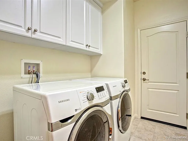 34 Roycroft — Photo 16