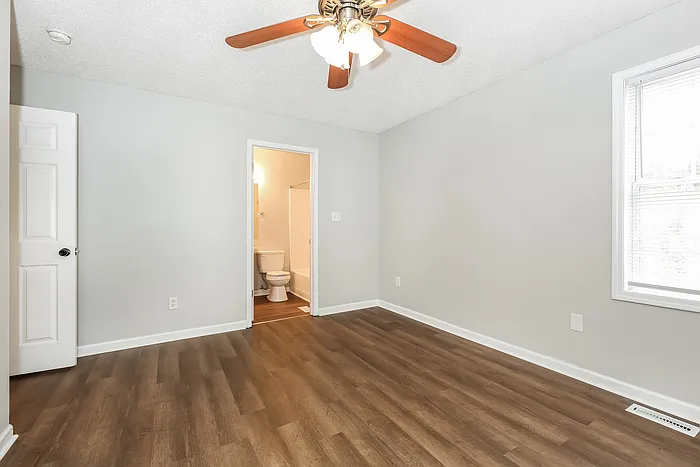 308 Boyd St — Photo 5