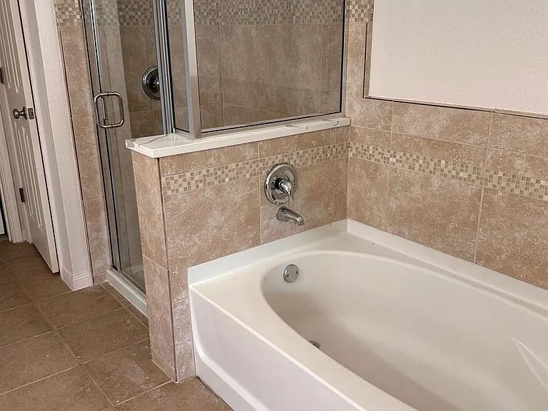 15008 Fernhill Dr — Photo 15