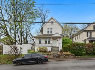 27 Tunxis Hill Rd, Fairfield, CT 06825