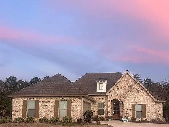 110 Landry Dr, Brandon, MS 39047