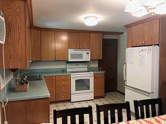 5th image of 426 Elm Ave