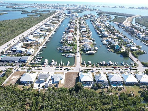 3rd image of 12110/12112 Siesta Dr