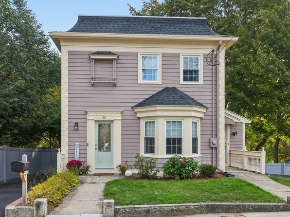 29 Forest St, Milford, MA 01757
