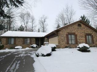 23445 Highmeadow Dr, Novi, MI 48375