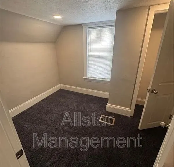 521 E 109th St — Photo 14