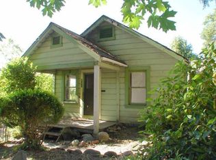 541 Maple Ln, Garberville, CA 95542