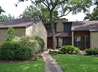 1318 Broadmoor Ln, Irving, TX 75061