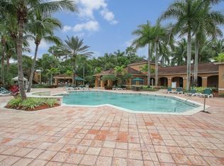 1170 Wildwood Lakes Blvd APT 102, Naples, FL 34104