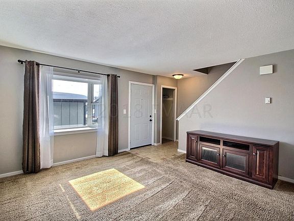4th image of 549 4th Ave NW