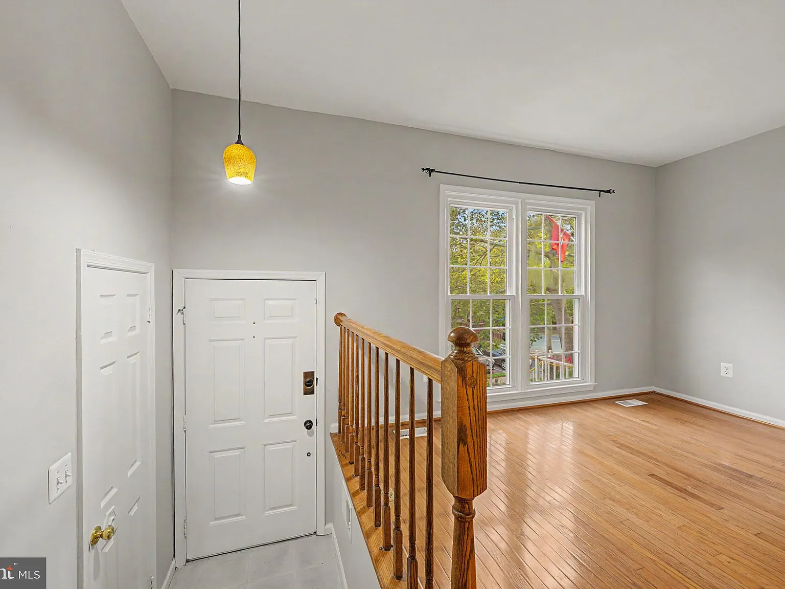 3 bed, 3.5 bath, 1800 sqft, $2,800 — Photo 3