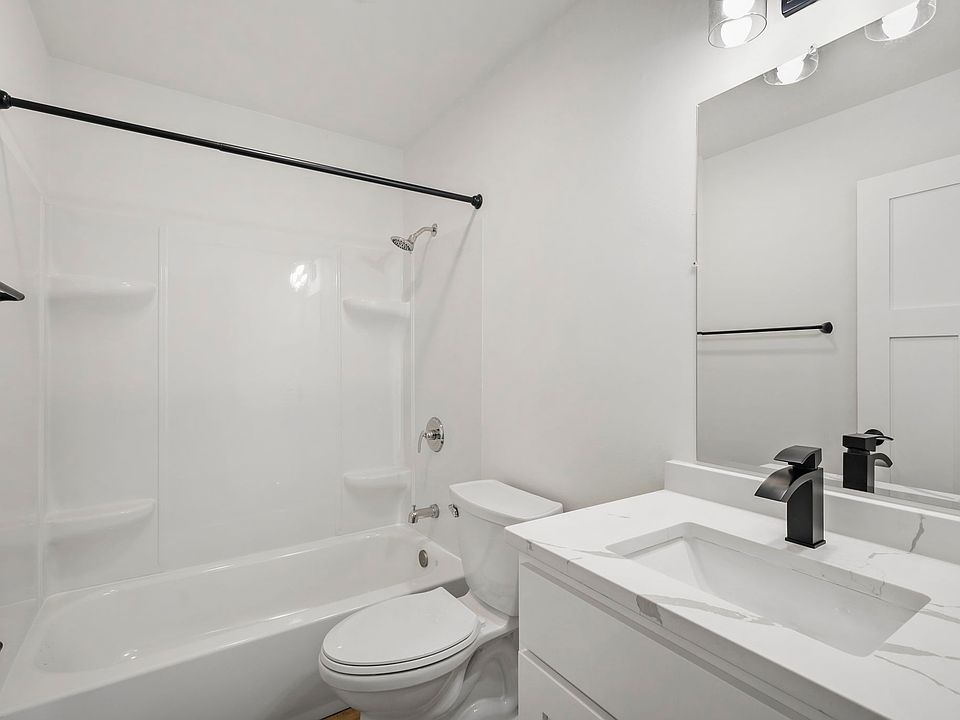 1st image of 424 E Union St #436