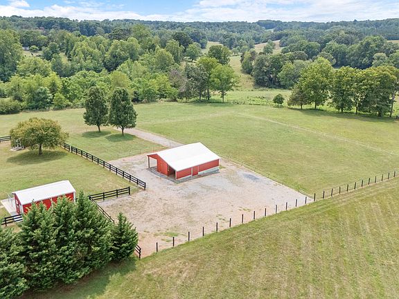 3rd image of 4755 Old Country Rd
