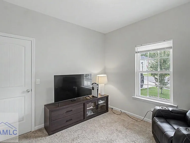 14 Herty Ln — Photo 3