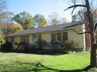 38 Cutlers Farm Rd, Monroe, CT 06468