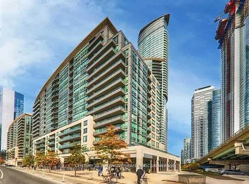 51 Lower Simcoe St Photo 1