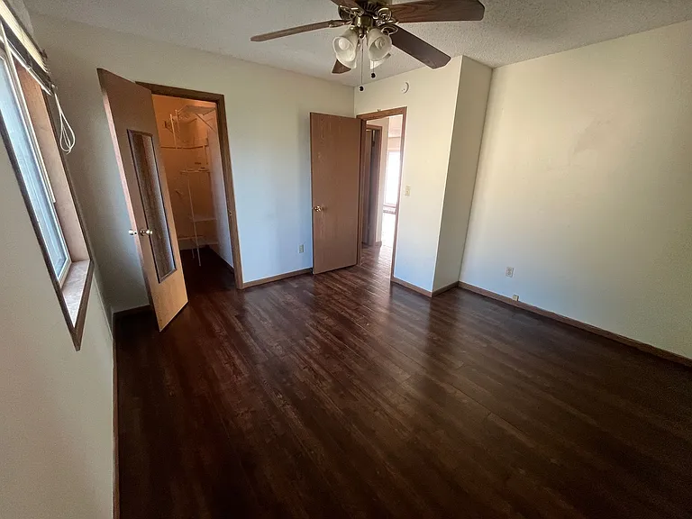 403-461 Westwinds Dr — Photo 5