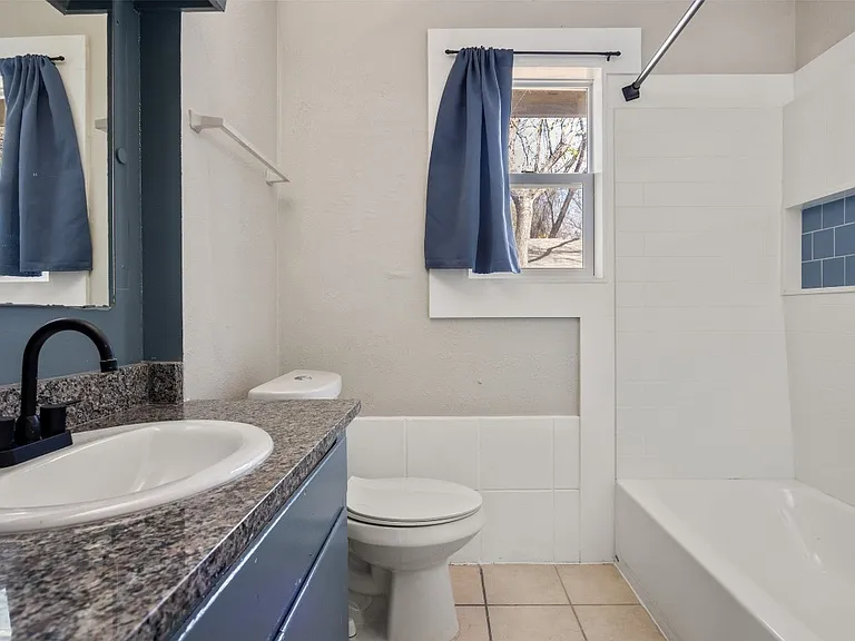 106 Oertli Ln #B — Photo 23