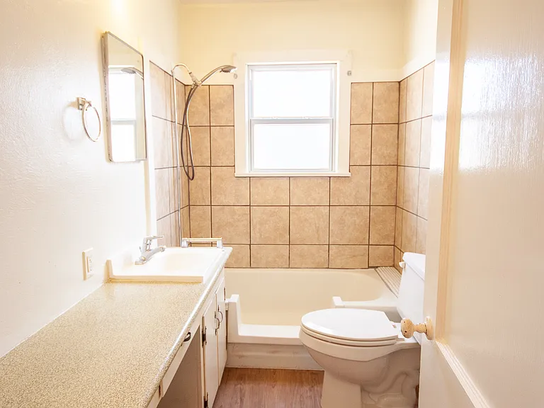 1020 Calhoun St — Photo 11