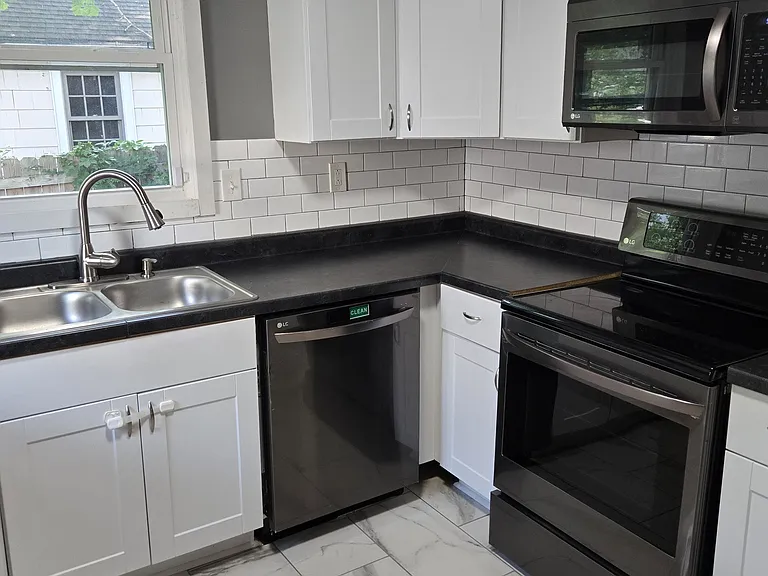 5622 Wayne Ave — Photo 4