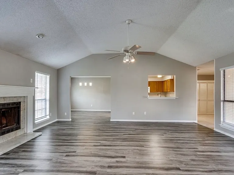 824 Simon Dr — Photo 5